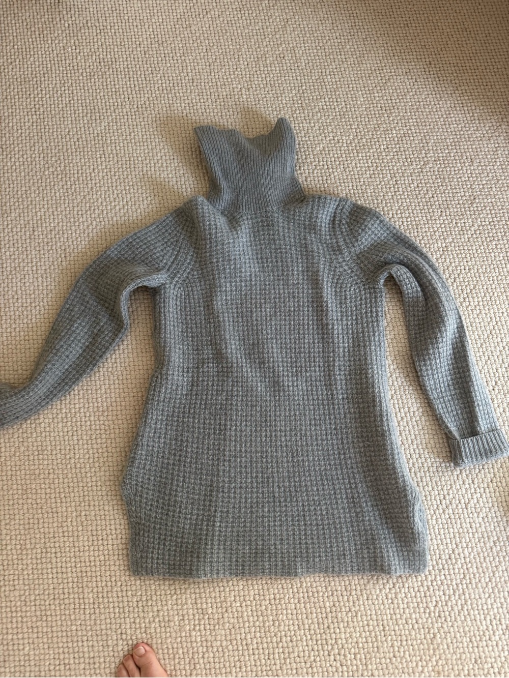 Saks Fifth Avenue Light Grey Ribbed Turtleneck Sweater cashmere